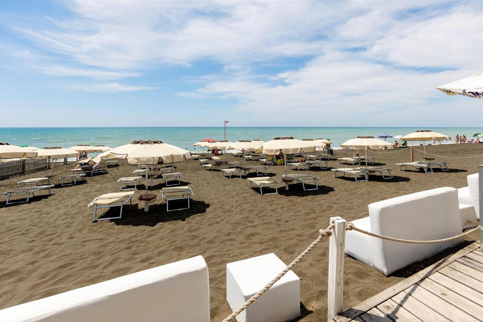 Riva Di Palo Resort Ladispoli Exterior photo